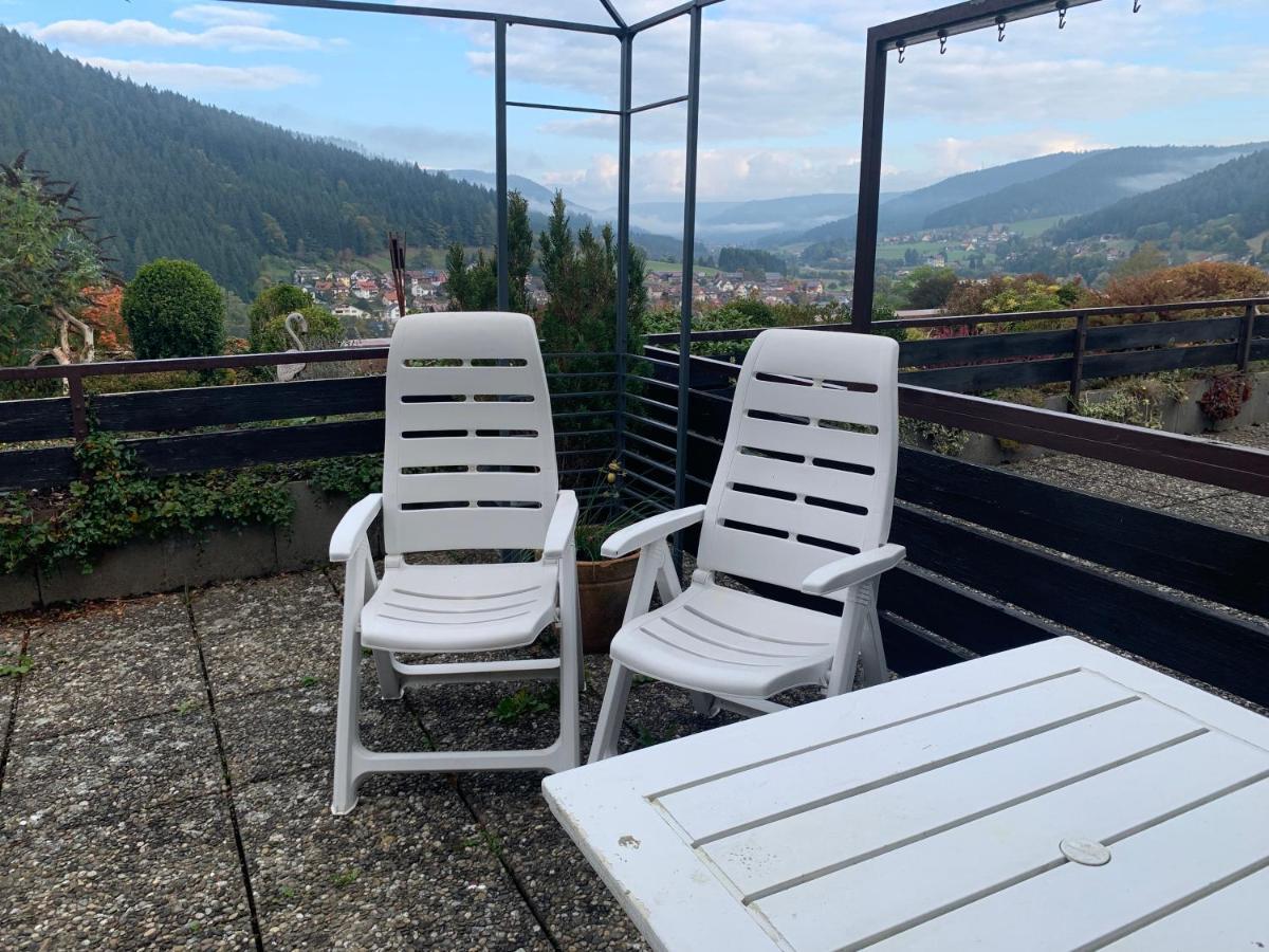 Appartement mit herrlicher Aussicht übers Murgtal Baiersbronn Exterior foto